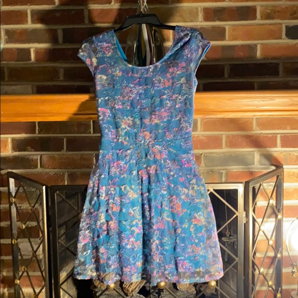 Xhilaratiin Colorful laced dress